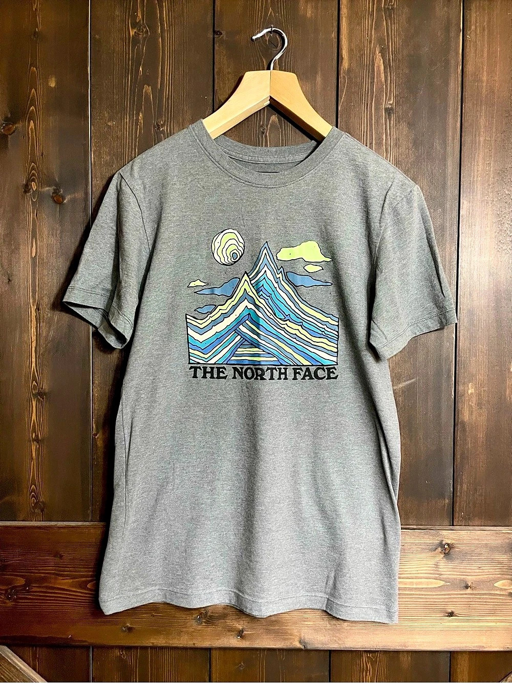 Men’s The North Face T-Shirt S Gray Mountain Peak Sunset Graphic Short Sleeve